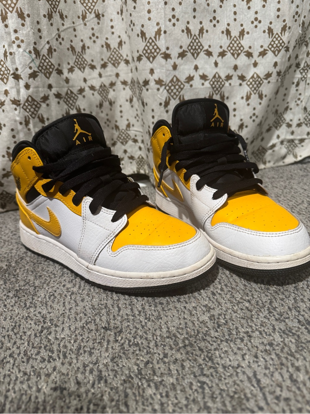 Jordan Kids Yellow and White Low-Top Sneakers